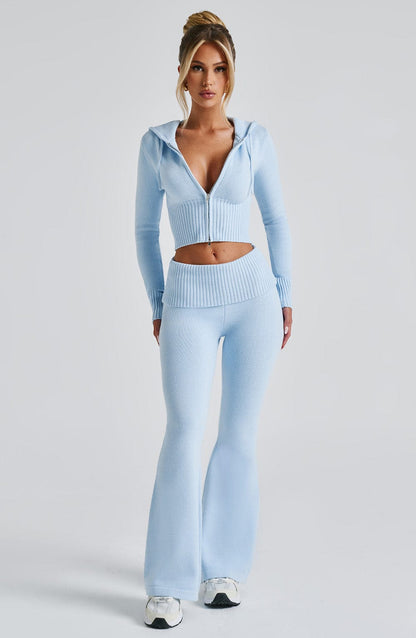 LuxoraEase™ — Wrap Yourself in Cloud-Like Comfort and Own Every Moment
