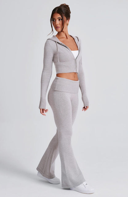 LuxoraEase™ — Wrap Yourself in Cloud-Like Comfort and Own Every Moment