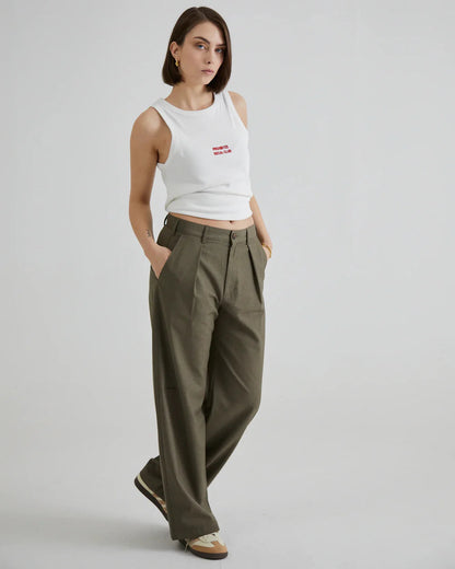 SoHo Pleated Pants™ — Stay Cool, Confident, and Sharp From Dawn to Dusk