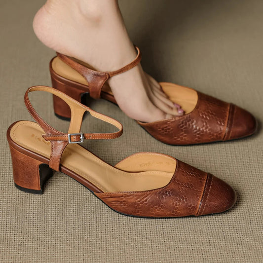 VintageStride™ — Step Confidently in Luxurious Comfort That Lasts All Day