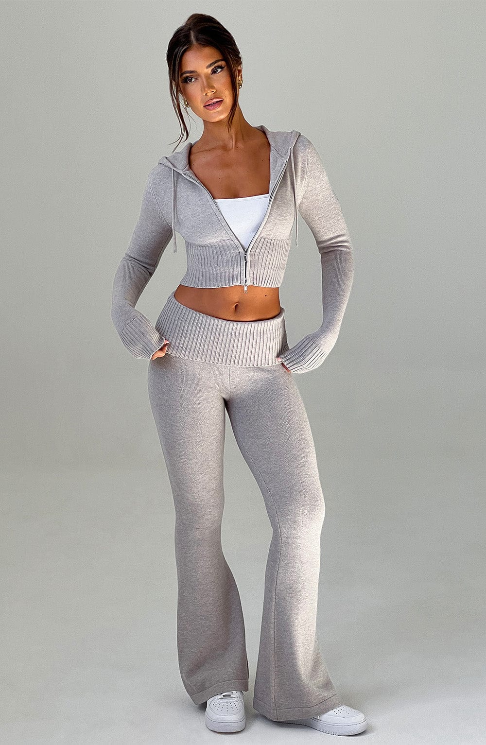 LuxoraEase™ — Wrap Yourself in Cloud-Like Comfort and Own Every Moment
