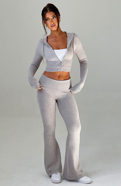 LuxoraEase™ — Wrap Yourself in Cloud-Like Comfort and Own Every Moment