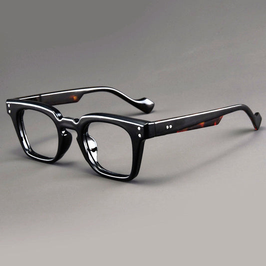 Lioren — Durable Reading Glasses with Scratch-Resistant Lenses and Tortoise Temples