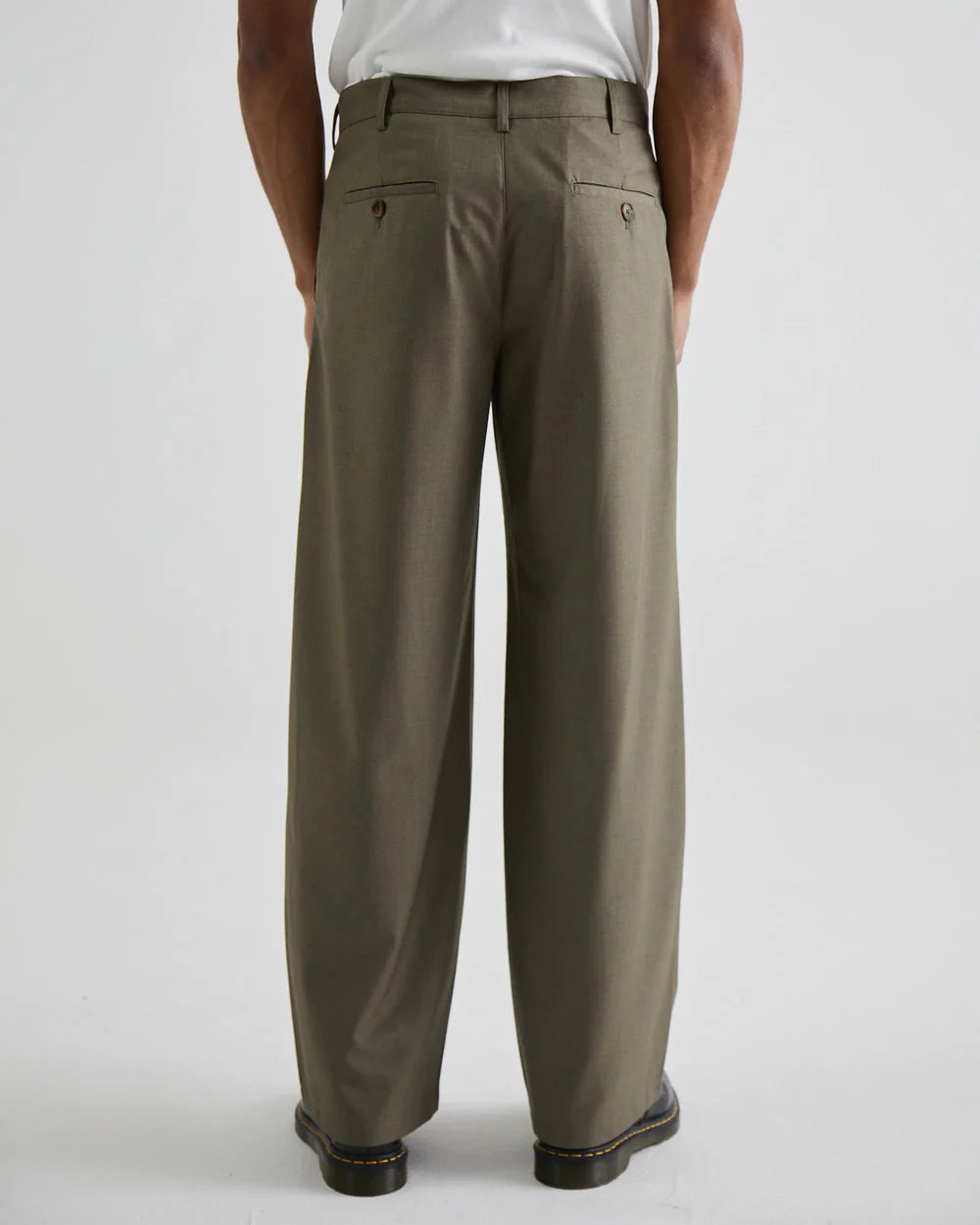 SoHo Pleated Pants™ — Stay Cool, Confident, and Sharp From Dawn to Dusk