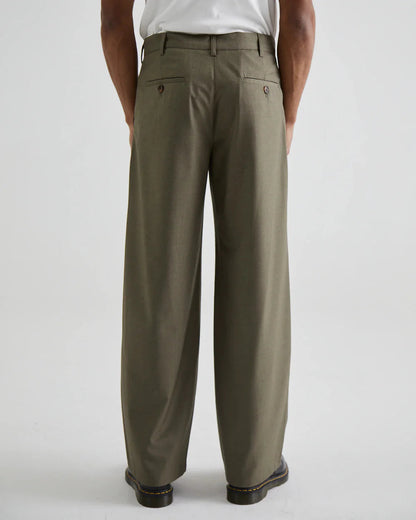 SoHo Pleated Pants™ — Stay Cool, Confident, and Sharp From Dawn to Dusk