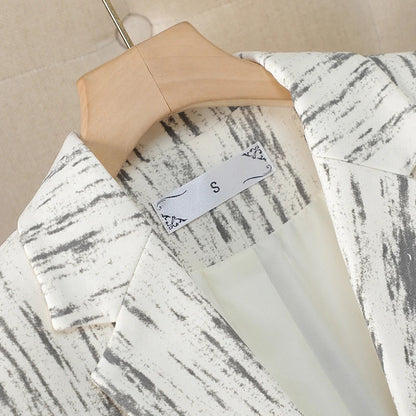 Norla — Tailored Vertical Grain Blazer with Structured Fit