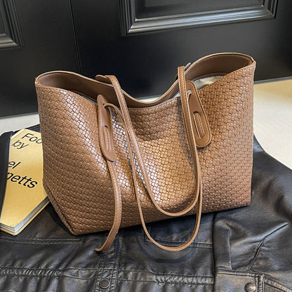 Arlenna — Woven Tote Bag with Spacious Lightweight Design