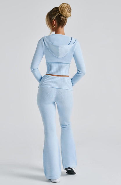 LuxoraEase™ — Wrap Yourself in Cloud-Like Comfort and Own Every Moment